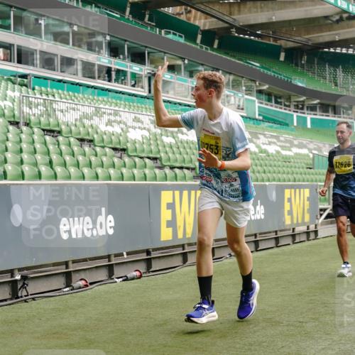 13.09.2026 - 21. swb-Marathon Bremen Michael Burmester http://msf.ph/oto/10449874 13.09.2026 10:30:50 Laufen im Stadion 10141, 10146, 10162, 10174, 10193, 10218, 10222, 10227, 10233, 10253, 10281, 10284, 10304, 10334, 10339, 10359, 10392, 10448, 10452, 10467, 10471, 10478, 10479, 10515, 10529, 10555, 10577, 10579, 10585, 10588, 10589, 10610, 10626, 10641, 10652, 10684, 10685, 10708, 10714, 10734, 10757, 10761, 10764, 10765, 10780, 10808, 10821, 10822, 10825, 10827, 10837, 10838, 10862, 10863, 10884, 10886, 10887, 10906, 10984, 11002, 11038, 11109, 11350, 11379 meine-sportfotos.de