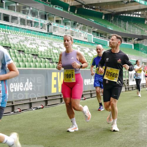 13.09.2026 - 21. swb-Marathon Bremen Michael Burmester http://msf.ph/oto/10450052 13.09.2026 10:30:53 Laufen im Stadion 10141, 10146, 10162, 10174, 10193, 10218, 10222, 10227, 10233, 10253, 10281, 10284, 10304, 10334, 10339, 10359, 10392, 10448, 10452, 10467, 10471, 10478, 10479, 10515, 10529, 10555, 10577, 10579, 10585, 10588, 10589, 10610, 10626, 10641, 10652, 10684, 10685, 10708, 10714, 10734, 10757, 10761, 10764, 10765, 10780, 10808, 10821, 10822, 10825, 10827, 10837, 10838, 10862, 10863, 10884, 10886, 10887, 10906, 10984, 11002, 11038, 11350, 11379 meine-sportfotos.de