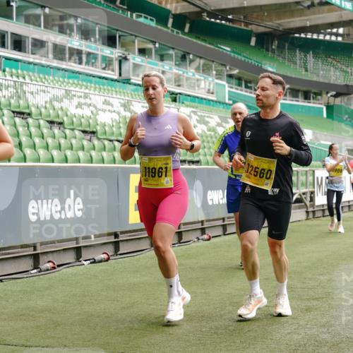 13.09.2026 - 21. swb-Marathon Bremen Michael Burmester http://msf.ph/oto/10450070 13.09.2026 10:30:53 Laufen im Stadion 10141, 10146, 10162, 10174, 10193, 10218, 10222, 10227, 10233, 10253, 10281, 10284, 10304, 10334, 10339, 10359, 10392, 10448, 10452, 10467, 10471, 10478, 10479, 10515, 10529, 10555, 10577, 10579, 10585, 10588, 10589, 10610, 10626, 10641, 10652, 10684, 10685, 10708, 10714, 10734, 10757, 10761, 10764, 10765, 10780, 10808, 10821, 10822, 10825, 10827, 10837, 10838, 10862, 10863, 10884, 10886, 10887, 10906, 10984, 11002, 11038, 11350, 11379 meine-sportfotos.de