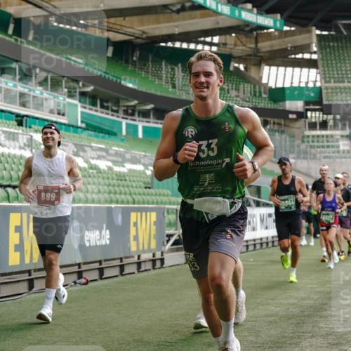 13.09.2026 - 21. swb-Marathon Bremen Michael Burmester http://msf.ph/oto/10450083 13.09.2026 12:48:55 Laufen im Stadion 382, 384, 524, 572, 779, 826, 889, 899, 1349, 1723, 1748, 1872, 1925, 2266, 2287, 2605, 2750, 2844, 2909, 2956, 3043, 3110, 3127, 3197, 3242, 3276, 3330, 3466, 3794, 3910, 3973, 4033, 4082, 4247, 4384, 4614, 4712, 4732, 4743, 4852, 4898, 4990, 5424, 5517, 5570, 5594, 5648, 5803, 6025, 6058, 6692, 6708, 6784, 6842, 6951, 7064, 7109, 7399, 7538, 7636, 7803, 7876, 8611, 8621, 8706, 8877, 8973, 8980, 8981, 9010, 9035, 9429 meine-sportfotos.de