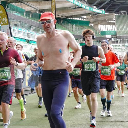 13.09.2026 - 21. swb-Marathon Bremen Michael Burmester http://msf.ph/oto/10450084 13.09.2026 13:09:15 Laufen im Stadion 164, 383, 391, 448, 532, 549, 551, 563, 625, 800, 808, 813, 869, 884, 898, 1025, 1072, 1124, 1150, 1180, 1285, 1289, 1395, 1398, 1559, 1688, 1831, 1880, 1899, 2041, 2208, 2215, 2229, 2232, 2243, 2366, 2380, 2413, 2429, 2441, 2467, 2471, 2525, 2573, 2594, 2611, 2635, 2692, 2714, 2717, 2727, 2782, 2823, 2841, 2866, 2897, 2920, 2930, 2931, 2941, 3032, 3063, 3086, 3291, 3316, 3327, 3333, 3398, 3437, 3707, 3769, 109 meine-sportfotos.de