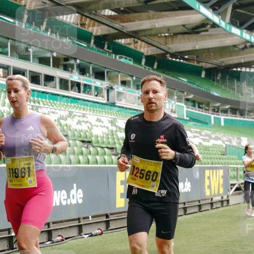 13.09.2026 - 21. swb-Marathon Bremen Michael Burmester http://msf.ph/oto/10450094 13.09.2026 10:30:53 Laufen im Stadion 10141, 10146, 10162, 10174, 10193, 10218, 10222, 10227, 10233, 10253, 10281, 10284, 10304, 10334, 10339, 10359, 10392, 10448, 10452, 10467, 10471, 10478, 10479, 10515, 10529, 10555, 10577, 10579, 10585, 10588, 10589, 10610, 10626, 10641, 10652, 10684, 10685, 10708, 10714, 10734, 10757, 10761, 10764, 10765, 10780, 10808, 10821, 10822, 10825, 10827, 10837, 10838, 10862, 10863, 10884, 10886, 10887, 10906, 10984, 11002, 11038, 11350, 11379 meine-sportfotos.de