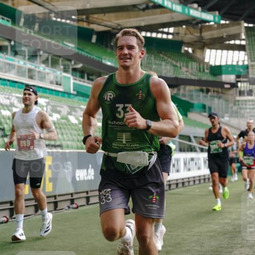 13.09.2026 - 21. swb-Marathon Bremen Michael Burmester http://msf.ph/oto/10450109 13.09.2026 12:48:56 Laufen im Stadion 382, 384, 524, 572, 779, 826, 889, 899, 1349, 1723, 1748, 1872, 1925, 2266, 2287, 2605, 2750, 2844, 2909, 2956, 3043, 3110, 3127, 3197, 3242, 3276, 3330, 3466, 3794, 3910, 3973, 4033, 4082, 4247, 4384, 4614, 4712, 4732, 4743, 4852, 4898, 4990, 5424, 5517, 5570, 5594, 5648, 5803, 6025, 6058, 6692, 6708, 6842, 6951, 7064, 7109, 7399, 7538, 7636, 7803, 7876, 8611, 8621, 8706, 8877, 8973, 8980, 8981, 9010, 9035, 9429 meine-sportfotos.de