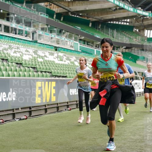 13.09.2026 - 21. swb-Marathon Bremen Michael Burmester http://msf.ph/oto/10450155 13.09.2026 10:30:56 Laufen im Stadion 10141, 10146, 10162, 10174, 10193, 10218, 10222, 10227, 10233, 10253, 10281, 10284, 10304, 10339, 10359, 10392, 10448, 10452, 10467, 10471, 10478, 10479, 10515, 10529, 10555, 10577, 10579, 10585, 10588, 10589, 10610, 10626, 10641, 10652, 10684, 10685, 10704, 10708, 10714, 10734, 10757, 10761, 10764, 10765, 10780, 10808, 10821, 10822, 10825, 10827, 10837, 10838, 10862, 10863, 10884, 10886, 10887, 10906, 10984, 11002, 11038, 11350, 11379 meine-sportfotos.de