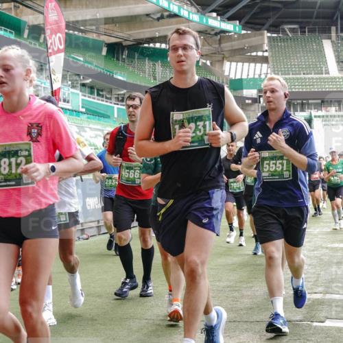 13.09.2026 - 21. swb-Marathon Bremen Michael Burmester http://msf.ph/oto/10450162 13.09.2026 13:09:17 Laufen im Stadion 164, 383, 391, 448, 532, 549, 551, 563, 625, 800, 808, 813, 869, 884, 898, 1025, 1072, 1124, 1150, 1180, 1285, 1289, 1395, 1398, 1559, 1688, 1831, 1880, 1899, 2041, 2208, 2215, 2229, 2232, 2243, 2366, 2380, 2413, 2429, 2441, 2467, 2471, 2525, 2573, 2594, 2611, 2635, 2692, 2714, 2717, 2727, 2782, 2785, 2823, 2841, 2866, 2897, 2920, 2930, 2931, 2941, 3032, 3063, 3086, 3291, 3316, 3327, 3333, 3398, 3437, 3707, 3769, 109 meine-sportfotos.de