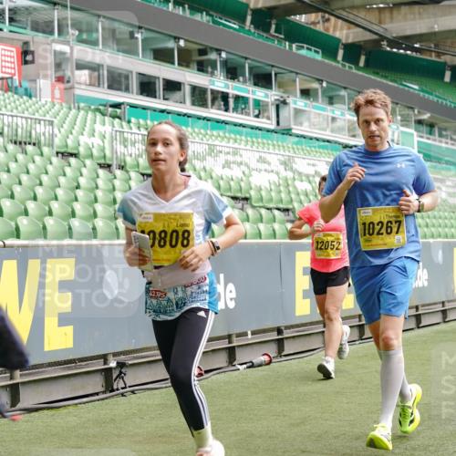 13.09.2026 - 21. swb-Marathon Bremen Michael Burmester http://msf.ph/oto/10450231 13.09.2026 10:30:57 Laufen im Stadion 10141, 10146, 10162, 10174, 10193, 10218, 10222, 10227, 10233, 10253, 10281, 10284, 10304, 10339, 10359, 10392, 10448, 10452, 10467, 10471, 10478, 10479, 10515, 10529, 10555, 10577, 10579, 10585, 10588, 10589, 10610, 10626, 10631, 10641, 10652, 10684, 10685, 10704, 10708, 10714, 10734, 10757, 10761, 10764, 10765, 10780, 10808, 10821, 10822, 10825, 10827, 10837, 10838, 10862, 10863, 10884, 10886, 10887, 10906, 10984, 11002, 11038, 11350, 11379 meine-sportfotos.de