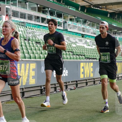 13.09.2026 - 21. swb-Marathon Bremen Michael Burmester http://msf.ph/oto/10450258 13.09.2026 12:49:01 Laufen im Stadion 382, 384, 524, 572, 779, 826, 889, 899, 1349, 1517, 1723, 1748, 1872, 1925, 2287, 2605, 2750, 2844, 2909, 2956, 3043, 3110, 3127, 3197, 3242, 3276, 3330, 3466, 3794, 3910, 3973, 4033, 4082, 4247, 4384, 4712, 4732, 4743, 4852, 4898, 4990, 5424, 5517, 5570, 5585, 5594, 5648, 5803, 6025, 6058, 6692, 6708, 6842, 6951, 7064, 7109, 7115, 7399, 7538, 7636, 7803, 7876, 8611, 8621, 8706, 8877, 8973, 8980, 8981, 9010, 9035, 9429 meine-sportfotos.de
