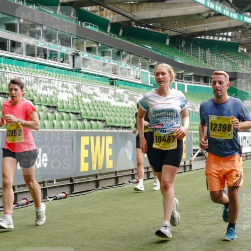 13.09.2026 - 21. swb-Marathon Bremen Michael Burmester http://msf.ph/oto/10450262 13.09.2026 10:30:58 Laufen im Stadion 10141, 10146, 10162, 10174, 10193, 10218, 10222, 10227, 10233, 10253, 10281, 10284, 10304, 10339, 10359, 10392, 10448, 10452, 10467, 10471, 10478, 10479, 10515, 10529, 10555, 10577, 10579, 10585, 10588, 10589, 10610, 10626, 10631, 10641, 10652, 10684, 10685, 10704, 10708, 10714, 10734, 10757, 10761, 10764, 10765, 10780, 10808, 10821, 10822, 10825, 10827, 10837, 10838, 10862, 10863, 10884, 10886, 10887, 10906, 10984, 11002, 11038, 11350, 11379 meine-sportfotos.de