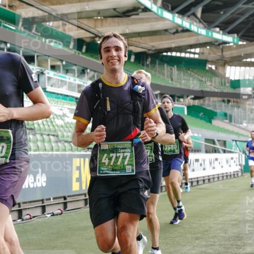 13.09.2026 - 21. swb-Marathon Bremen Michael Burmester http://msf.ph/oto/10450295 13.09.2026 12:49:03 Laufen im Stadion 382, 384, 524, 572, 779, 826, 889, 899, 1349, 1517, 1723, 1748, 1872, 1925, 2287, 2288, 2605, 2750, 2844, 2909, 2956, 3043, 3110, 3127, 3197, 3242, 3276, 3330, 3466, 3794, 3910, 3973, 4033, 4082, 4247, 4384, 4712, 4732, 4743, 4852, 4898, 4990, 5424, 5517, 5570, 5585, 5594, 5648, 5803, 6025, 6058, 6692, 6842, 6951, 7064, 7109, 7115, 7399, 7538, 7636, 7803, 7876, 8611, 8706, 8877, 8973, 8980, 8981, 9010, 9035, 9429 meine-sportfotos.de