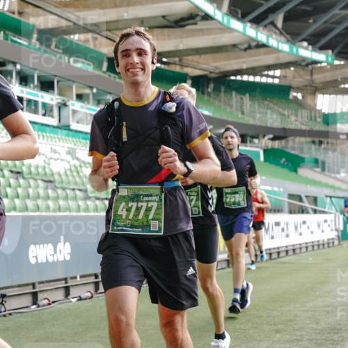 13.09.2026 - 21. swb-Marathon Bremen Michael Burmester http://msf.ph/oto/10450304 13.09.2026 12:49:03 Laufen im Stadion 382, 384, 524, 572, 779, 826, 889, 899, 1349, 1517, 1723, 1748, 1872, 1925, 2287, 2288, 2605, 2750, 2844, 2909, 2956, 3043, 3110, 3127, 3197, 3242, 3276, 3330, 3466, 3794, 3910, 3973, 4033, 4082, 4247, 4384, 4712, 4732, 4743, 4852, 4898, 4990, 5424, 5517, 5570, 5585, 5594, 5648, 5803, 6025, 6058, 6692, 6842, 6951, 7064, 7109, 7115, 7399, 7538, 7636, 7803, 7876, 8611, 8706, 8877, 8973, 8980, 8981, 9010, 9035, 9429 meine-sportfotos.de