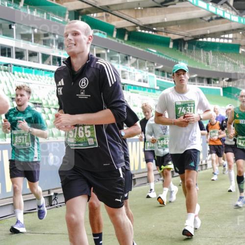 13.09.2026 - 21. swb-Marathon Bremen Michael Burmester http://msf.ph/oto/10450335 13.09.2026 13:09:21 Laufen im Stadion 164, 383, 391, 448, 532, 549, 551, 563, 625, 813, 869, 884, 898, 1025, 1072, 1124, 1150, 1180, 1285, 1289, 1398, 1559, 1688, 1880, 1899, 2041, 2208, 2215, 2229, 2232, 2243, 2366, 2380, 2413, 2429, 2441, 2467, 2471, 2525, 2530, 2553, 2573, 2594, 2611, 2635, 2692, 2714, 2717, 2727, 2782, 2785, 2823, 2841, 2866, 2897, 2920, 2930, 2931, 2941, 3032, 3063, 3086, 3291, 3316, 3327, 3333, 3398, 3437, 3707, 3769, 109 meine-sportfotos.de