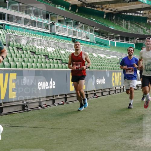 13.09.2026 - 21. swb-Marathon Bremen Michael Burmester http://msf.ph/oto/10450393 13.09.2026 12:49:07 Laufen im Stadion 382, 384, 524, 572, 670, 779, 826, 889, 899, 1349, 1517, 1605, 1723, 1748, 1872, 1925, 2287, 2288, 2605, 2750, 2844, 2909, 2956, 3043, 3110, 3127, 3197, 3242, 3276, 3330, 3466, 3625, 3910, 3973, 4033, 4082, 4247, 4384, 4712, 4732, 4743, 4852, 4898, 4990, 5424, 5517, 5570, 5585, 5594, 5648, 6025, 6058, 6652, 6692, 6842, 6906, 6951, 7064, 7109, 7115, 7399, 7636, 7803, 7876, 8611, 8706, 8877, 8973, 8981, 9010, 9035, 9429 meine-sportfotos.de