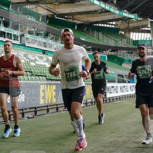 13.09.2026 - 21. swb-Marathon Bremen Michael Burmester http://msf.ph/oto/10450418 13.09.2026 12:49:08 Laufen im Stadion 382, 384, 524, 572, 663, 670, 779, 826, 889, 899, 1349, 1517, 1605, 1723, 1748, 1872, 1925, 2287, 2288, 2347, 2605, 2750, 2844, 2909, 2956, 3043, 3110, 3127, 3197, 3242, 3276, 3330, 3466, 3625, 3910, 3973, 4033, 4082, 4247, 4384, 4712, 4732, 4743, 4852, 4898, 4990, 5424, 5517, 5570, 5585, 5594, 5648, 6025, 6058, 6652, 6692, 6842, 6906, 6951, 7064, 7109, 7115, 7399, 7636, 7803, 7876, 8611, 8706, 8877, 8973, 8981, 9010, 9035, 9429 meine-sportfotos.de