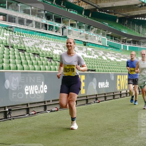 13.09.2026 - 21. swb-Marathon Bremen Michael Burmester http://msf.ph/oto/10450454 13.09.2026 10:31:04 Laufen im Stadion 10141, 10146, 10174, 10193, 10222, 10227, 10233, 10281, 10284, 10304, 10339, 10359, 10392, 10448, 10452, 10467, 10471, 10478, 10479, 10515, 10529, 10543, 10555, 10577, 10579, 10585, 10588, 10589, 10608, 10610, 10626, 10631, 10641, 10652, 10684, 10685, 10704, 10708, 10714, 10725, 10734, 10757, 10761, 10764, 10765, 10780, 10808, 10821, 10822, 10827, 10837, 10838, 10862, 10863, 10884, 10886, 10887, 10906, 10984, 11002, 11038, 11350, 11379 meine-sportfotos.de