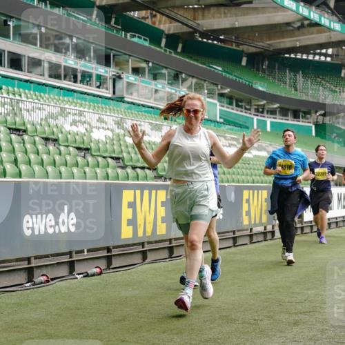 13.09.2026 - 21. swb-Marathon Bremen Michael Burmester http://msf.ph/oto/10450496 13.09.2026 10:31:05 Laufen im Stadion 10141, 10146, 10174, 10193, 10222, 10227, 10233, 10281, 10284, 10304, 10339, 10359, 10392, 10448, 10452, 10467, 10471, 10478, 10479, 10515, 10529, 10543, 10555, 10577, 10579, 10585, 10588, 10589, 10608, 10610, 10626, 10631, 10641, 10652, 10684, 10685, 10704, 10708, 10714, 10725, 10734, 10757, 10761, 10764, 10765, 10780, 10808, 10821, 10822, 10827, 10837, 10838, 10862, 10863, 10884, 10886, 10887, 10906, 10984, 11002, 11038, 11350, 11379 meine-sportfotos.de