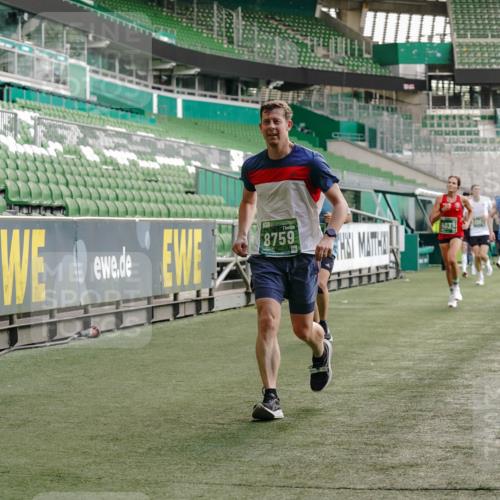 13.09.2026 - 21. swb-Marathon Bremen Michael Burmester http://msf.ph/oto/10450513 13.09.2026 12:49:12 Laufen im Stadion 382, 384, 524, 572, 663, 670, 779, 826, 889, 899, 1349, 1517, 1605, 1723, 1748, 1872, 1925, 2052, 2287, 2288, 2347, 2605, 2750, 2844, 2909, 3043, 3110, 3127, 3197, 3242, 3276, 3330, 3466, 3625, 3910, 3973, 4033, 4082, 4247, 4384, 4712, 4732, 4743, 4852, 4898, 4990, 5111, 5424, 5517, 5570, 5585, 5594, 5648, 6025, 6058, 6652, 6692, 6842, 6906, 6951, 7064, 7109, 7115, 7399, 7636, 7803, 7876, 8706, 8877, 8973, 8981, 9010, 9035, 9429 meine-sportfotos.de