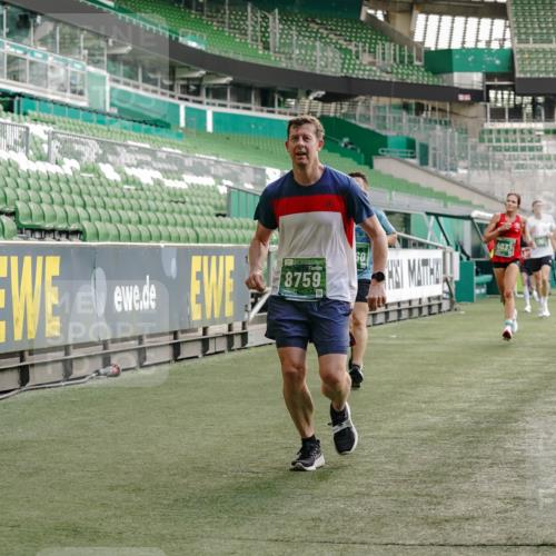 13.09.2026 - 21. swb-Marathon Bremen Michael Burmester http://msf.ph/oto/10450522 13.09.2026 12:49:12 Laufen im Stadion 382, 384, 524, 572, 663, 670, 779, 826, 889, 899, 1349, 1517, 1605, 1723, 1748, 1872, 1925, 2052, 2287, 2288, 2347, 2605, 2750, 2844, 2909, 3043, 3110, 3127, 3197, 3242, 3276, 3330, 3466, 3625, 3910, 3973, 4033, 4082, 4247, 4384, 4712, 4732, 4743, 4852, 4898, 4990, 5111, 5424, 5517, 5570, 5585, 5594, 5648, 6025, 6058, 6652, 6692, 6842, 6906, 6951, 7064, 7109, 7115, 7399, 7636, 7803, 7876, 8706, 8877, 8973, 8981, 9010, 9035, 9429 meine-sportfotos.de