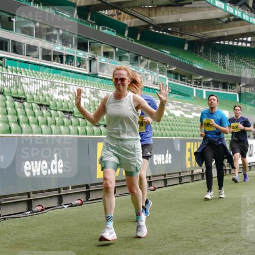 13.09.2026 - 21. swb-Marathon Bremen Michael Burmester http://msf.ph/oto/10450539 13.09.2026 10:31:06 Laufen im Stadion 10141, 10146, 10174, 10193, 10222, 10227, 10233, 10255, 10281, 10284, 10304, 10339, 10359, 10392, 10448, 10452, 10467, 10471, 10478, 10479, 10515, 10529, 10543, 10555, 10577, 10579, 10585, 10588, 10589, 10608, 10610, 10626, 10631, 10641, 10652, 10684, 10685, 10704, 10708, 10714, 10725, 10734, 10757, 10761, 10764, 10765, 10780, 10808, 10821, 10822, 10827, 10837, 10838, 10862, 10863, 10884, 10886, 10887, 10906, 10984, 11002, 11038, 11350, 11379 meine-sportfotos.de