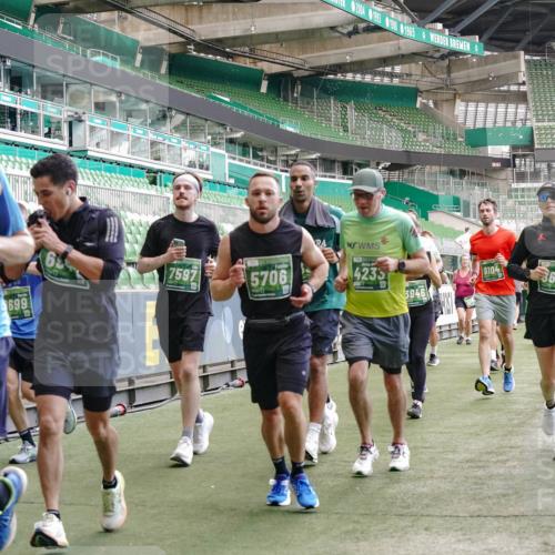 13.09.2026 - 21. swb-Marathon Bremen Michael Burmester http://msf.ph/oto/10450648 13.09.2026 13:09:27 Laufen im Stadion 164, 383, 391, 448, 532, 549, 551, 563, 625, 813, 869, 884, 898, 1025, 1072, 1124, 1150, 1180, 1285, 1289, 1398, 1559, 1688, 1855, 1867, 1880, 1899, 2041, 2208, 2215, 2229, 2232, 2243, 2268, 2366, 2380, 2413, 2429, 2441, 2467, 2471, 2525, 2530, 2553, 2573, 2594, 2635, 2692, 2714, 2717, 2727, 2782, 2785, 2823, 2841, 2897, 2920, 2930, 2931, 2941, 3032, 3063, 3086, 3291, 3316, 3327, 3333, 3398, 3437, 3707, 3769, 109 meine-sportfotos.de
