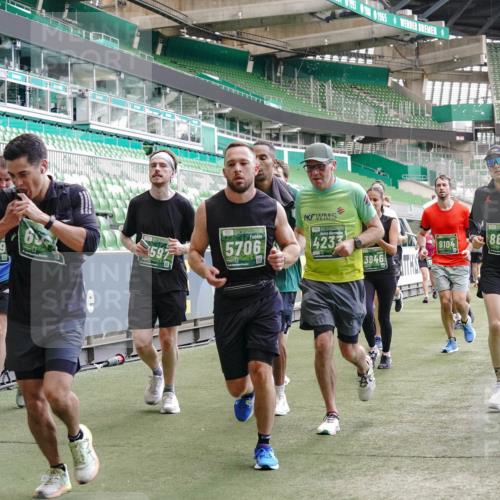 13.09.2026 - 21. swb-Marathon Bremen Michael Burmester http://msf.ph/oto/10450684 13.09.2026 13:09:27 Laufen im Stadion 164, 383, 391, 448, 532, 549, 551, 563, 625, 813, 869, 884, 898, 1025, 1072, 1124, 1150, 1180, 1285, 1289, 1398, 1559, 1688, 1855, 1867, 1880, 1899, 2041, 2208, 2215, 2229, 2232, 2243, 2268, 2366, 2380, 2413, 2429, 2441, 2467, 2471, 2525, 2530, 2553, 2573, 2594, 2635, 2692, 2714, 2717, 2727, 2782, 2785, 2823, 2841, 2897, 2920, 2930, 2931, 2941, 3032, 3063, 3086, 3291, 3316, 3327, 3333, 3398, 3437, 3707, 3769, 109 meine-sportfotos.de