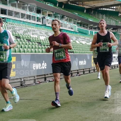 13.09.2026 - 21. swb-Marathon Bremen Michael Burmester http://msf.ph/oto/10450960 13.09.2026 12:49:28 Laufen im Stadion 382, 469, 524, 572, 663, 670, 779, 826, 889, 899, 1349, 1517, 1605, 1723, 1748, 1872, 1925, 2052, 2287, 2288, 2291, 2347, 2360, 2605, 2750, 2844, 2909, 3043, 3110, 3127, 3197, 3276, 3330, 3625, 3647, 3910, 3973, 4033, 4082, 4247, 4384, 4712, 4732, 4743, 4852, 4898, 4990, 5111, 5377, 5383, 5424, 5517, 5570, 5585, 5594, 5636, 5648, 6058, 6267, 6652, 6692, 6842, 6906, 6951, 7064, 7109, 7115, 7121, 7399, 7636, 7803, 7876, 8706, 8877, 8973, 8981, 9010, 9035, 9429 meine-sportfotos.de