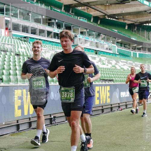 13.09.2026 - 21. swb-Marathon Bremen Michael Burmester http://msf.ph/oto/10450974 13.09.2026 13:09:32 Laufen im Stadion 164, 383, 391, 448, 532, 549, 551, 563, 625, 813, 869, 884, 898, 1025, 1072, 1124, 1150, 1180, 1285, 1289, 1398, 1559, 1688, 1855, 1867, 1880, 1899, 2041, 2208, 2229, 2232, 2243, 2268, 2380, 2413, 2429, 2441, 2467, 2471, 2525, 2530, 2553, 2573, 2594, 2635, 2692, 2714, 2717, 2727, 2785, 2823, 2841, 2897, 2920, 2930, 2931, 2941, 3032, 3063, 3086, 3291, 3316, 3327, 3333, 3398, 3437, 3707, 3769, 109 meine-sportfotos.de