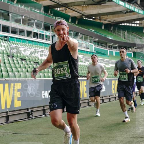13.09.2026 - 21. swb-Marathon Bremen Michael Burmester http://msf.ph/oto/10450999 13.09.2026 12:49:29 Laufen im Stadion 382, 469, 524, 572, 663, 670, 779, 826, 889, 899, 1349, 1517, 1605, 1723, 1748, 1872, 1925, 2052, 2287, 2288, 2291, 2347, 2360, 2605, 2750, 2844, 2909, 3043, 3110, 3127, 3197, 3276, 3330, 3625, 3647, 3910, 3973, 4033, 4082, 4247, 4384, 4712, 4732, 4743, 4852, 4898, 4990, 5111, 5377, 5383, 5424, 5517, 5570, 5585, 5594, 5636, 5648, 6058, 6267, 6652, 6692, 6842, 6906, 6951, 7064, 7109, 7115, 7121, 7399, 7636, 7803, 7876, 8706, 8877, 8973, 8981, 9010, 9035, 9429 meine-sportfotos.de