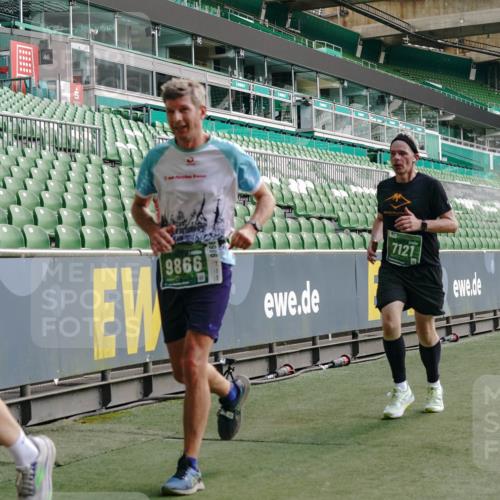 13.09.2026 - 21. swb-Marathon Bremen Michael Burmester http://msf.ph/oto/10451091 13.09.2026 12:49:32 Laufen im Stadion 382, 469, 524, 572, 663, 670, 779, 826, 899, 1349, 1513, 1517, 1605, 1723, 1748, 1872, 1925, 2052, 2287, 2288, 2291, 2347, 2360, 2605, 2750, 2844, 2909, 3043, 3110, 3127, 3197, 3276, 3330, 3625, 3647, 3910, 3973, 4033, 4082, 4247, 4384, 4712, 4732, 4743, 4852, 4898, 4990, 5111, 5377, 5383, 5424, 5517, 5570, 5585, 5594, 5636, 5648, 6058, 6267, 6652, 6692, 6842, 6906, 6951, 7064, 7109, 7115, 7121, 7399, 7636, 7876, 8706, 8877, 8973, 8981, 9035, 9429 meine-sportfotos.de