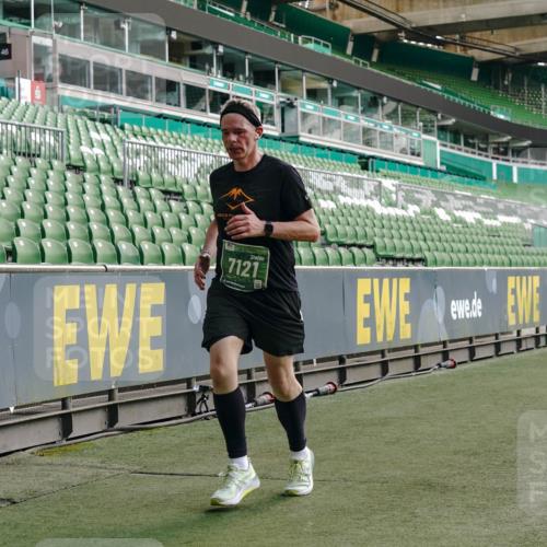 13.09.2026 - 21. swb-Marathon Bremen Michael Burmester http://msf.ph/oto/10451107 13.09.2026 12:49:32 Laufen im Stadion 382, 469, 524, 572, 663, 670, 779, 826, 899, 1349, 1513, 1517, 1605, 1723, 1748, 1872, 1925, 2052, 2287, 2288, 2291, 2347, 2360, 2605, 2750, 2844, 2909, 3043, 3110, 3127, 3197, 3276, 3330, 3625, 3647, 3910, 3973, 4033, 4082, 4247, 4384, 4712, 4732, 4743, 4852, 4898, 4990, 5111, 5377, 5383, 5424, 5517, 5570, 5585, 5594, 5636, 5648, 6058, 6267, 6652, 6692, 6842, 6906, 6951, 7064, 7109, 7115, 7121, 7399, 7636, 7876, 8706, 8877, 8973, 8981, 9035, 9429 meine-sportfotos.de