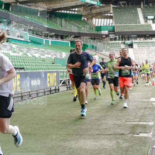13.09.2026 - 21. swb-Marathon Bremen Michael Burmester http://msf.ph/oto/10451123 13.09.2026 13:09:36 Laufen im Stadion 164, 383, 391, 448, 532, 549, 563, 625, 813, 869, 884, 898, 1025, 1072, 1124, 1150, 1180, 1289, 1398, 1559, 1688, 1855, 1867, 1880, 1899, 2041, 2202, 2208, 2229, 2232, 2243, 2268, 2380, 2413, 2429, 2441, 2467, 2471, 2525, 2530, 2553, 2573, 2594, 2635, 2692, 2714, 2717, 2727, 2785, 2823, 2841, 2897, 2920, 2930, 2931, 2941, 3032, 3063, 3086, 3089, 3122, 3291, 3316, 3327, 3333, 3398, 3437, 3707, 3769, 109 meine-sportfotos.de