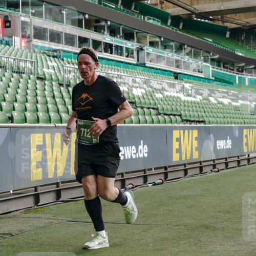 13.09.2026 - 21. swb-Marathon Bremen Michael Burmester http://msf.ph/oto/10451126 13.09.2026 12:49:32 Laufen im Stadion 382, 469, 524, 572, 663, 670, 779, 826, 899, 1349, 1513, 1517, 1605, 1723, 1748, 1872, 1925, 2052, 2287, 2288, 2291, 2347, 2360, 2605, 2750, 2844, 2909, 3043, 3110, 3127, 3197, 3276, 3330, 3625, 3647, 3910, 3973, 4033, 4082, 4247, 4384, 4712, 4732, 4743, 4852, 4898, 4990, 5111, 5377, 5383, 5424, 5517, 5570, 5585, 5594, 5636, 5648, 6058, 6267, 6652, 6692, 6842, 6906, 6951, 7064, 7109, 7115, 7121, 7399, 7636, 7876, 8706, 8877, 8973, 8981, 9035, 9429 meine-sportfotos.de