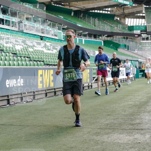 13.09.2026 - 21. swb-Marathon Bremen Michael Burmester http://msf.ph/oto/10451135 13.09.2026 12:49:34 Laufen im Stadion 382, 469, 524, 572, 663, 670, 779, 826, 899, 1349, 1513, 1517, 1605, 1723, 1748, 1872, 1925, 2052, 2287, 2288, 2291, 2347, 2360, 2605, 2750, 2844, 2909, 3043, 3110, 3127, 3197, 3276, 3330, 3625, 3647, 3973, 4033, 4082, 4247, 4384, 4712, 4732, 4743, 4852, 4898, 4990, 5111, 5377, 5383, 5424, 5517, 5570, 5585, 5594, 5636, 5648, 6267, 6652, 6692, 6842, 6906, 6951, 7064, 7109, 7115, 7121, 7399, 7636, 7876, 8706, 8877, 8973, 8981, 9035, 9429 meine-sportfotos.de