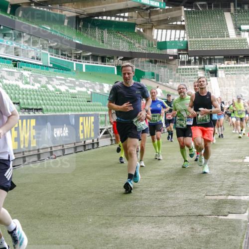 13.09.2026 - 21. swb-Marathon Bremen Michael Burmester http://msf.ph/oto/10451140 13.09.2026 13:09:36 Laufen im Stadion 164, 383, 391, 448, 532, 549, 563, 625, 813, 869, 884, 898, 1025, 1072, 1124, 1150, 1180, 1289, 1398, 1559, 1688, 1855, 1867, 1880, 1899, 2041, 2202, 2208, 2229, 2232, 2243, 2268, 2380, 2413, 2429, 2441, 2467, 2471, 2525, 2530, 2553, 2573, 2594, 2635, 2692, 2714, 2717, 2727, 2785, 2823, 2841, 2897, 2920, 2930, 2931, 2941, 3032, 3063, 3086, 3089, 3122, 3291, 3316, 3327, 3333, 3398, 3437, 3707, 3769, 109 meine-sportfotos.de