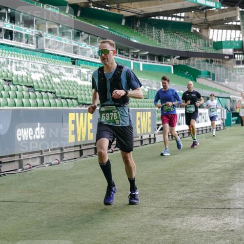 13.09.2026 - 21. swb-Marathon Bremen Michael Burmester http://msf.ph/oto/10451144 13.09.2026 12:49:34 Laufen im Stadion 382, 469, 524, 572, 663, 670, 779, 826, 899, 1349, 1513, 1517, 1605, 1723, 1748, 1872, 1925, 2052, 2287, 2288, 2291, 2347, 2360, 2605, 2750, 2844, 2909, 3043, 3110, 3127, 3197, 3276, 3330, 3625, 3647, 3973, 4033, 4082, 4247, 4384, 4712, 4732, 4743, 4852, 4898, 4990, 5111, 5377, 5383, 5424, 5517, 5570, 5585, 5594, 5636, 5648, 6267, 6652, 6692, 6842, 6906, 6951, 7064, 7109, 7115, 7121, 7399, 7636, 7876, 8706, 8877, 8973, 8981, 9035, 9429 meine-sportfotos.de