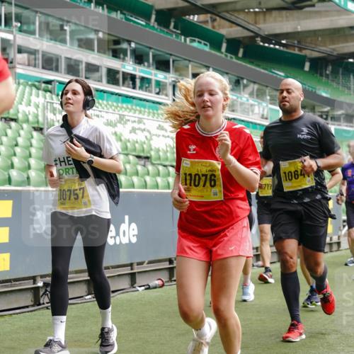 13.09.2026 - 21. swb-Marathon Bremen Michael Burmester http://msf.ph/oto/10451168 13.09.2026 10:31:21 Laufen im Stadion 10141, 10146, 10174, 10193, 10222, 10227, 10233, 10255, 10281, 10284, 10304, 10339, 10359, 10392, 10443, 10448, 10452, 10471, 10478, 10479, 10503, 10515, 10529, 10540, 10543, 10555, 10577, 10579, 10588, 10589, 10608, 10610, 10626, 10631, 10641, 10646, 10652, 10684, 10685, 10703, 10704, 10708, 10714, 10725, 10757, 10765, 10780, 10808, 10821, 10822, 10837, 10838, 10862, 10863, 10884, 10886, 10887, 10906, 10984, 11002, 11038, 11350, 11379 meine-sportfotos.de