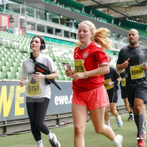 13.09.2026 - 21. swb-Marathon Bremen Michael Burmester http://msf.ph/oto/10451189 13.09.2026 10:31:21 Laufen im Stadion 10141, 10146, 10174, 10193, 10222, 10227, 10233, 10255, 10281, 10284, 10304, 10339, 10359, 10392, 10443, 10448, 10452, 10471, 10478, 10479, 10503, 10515, 10529, 10540, 10543, 10555, 10577, 10579, 10588, 10589, 10608, 10610, 10626, 10631, 10641, 10646, 10652, 10684, 10685, 10703, 10704, 10708, 10714, 10725, 10757, 10765, 10780, 10808, 10821, 10822, 10837, 10838, 10862, 10863, 10884, 10886, 10887, 10906, 10984, 11002, 11038, 11350, 11379 meine-sportfotos.de