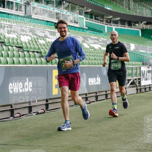 13.09.2026 - 21. swb-Marathon Bremen Michael Burmester http://msf.ph/oto/10451213 13.09.2026 12:49:36 Laufen im Stadion 382, 469, 524, 572, 663, 670, 779, 826, 899, 1349, 1513, 1517, 1605, 1723, 1748, 1872, 1925, 2052, 2130, 2287, 2288, 2291, 2347, 2360, 2605, 2750, 2844, 2909, 3043, 3110, 3127, 3197, 3276, 3330, 3625, 3647, 3973, 4033, 4082, 4247, 4384, 4732, 4743, 4852, 4898, 4990, 5111, 5377, 5383, 5424, 5517, 5570, 5585, 5594, 5636, 5648, 6267, 6652, 6692, 6842, 6906, 6951, 7064, 7109, 7115, 7121, 7636, 7876, 8877, 8973, 8981, 9035, 9429 meine-sportfotos.de