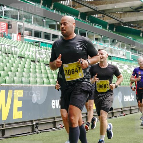 13.09.2026 - 21. swb-Marathon Bremen Michael Burmester http://msf.ph/oto/10451219 13.09.2026 10:31:22 Laufen im Stadion 10141, 10146, 10174, 10193, 10222, 10227, 10233, 10246, 10255, 10281, 10284, 10304, 10339, 10359, 10392, 10443, 10448, 10452, 10471, 10478, 10479, 10503, 10515, 10529, 10540, 10543, 10555, 10577, 10579, 10588, 10589, 10608, 10610, 10626, 10631, 10641, 10646, 10652, 10684, 10685, 10703, 10704, 10708, 10714, 10725, 10757, 10765, 10780, 10808, 10821, 10822, 10837, 10838, 10862, 10863, 10884, 10886, 10887, 10906, 10984, 11002, 11038, 11350, 11379 meine-sportfotos.de