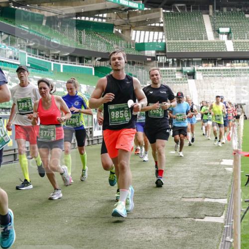 13.09.2026 - 21. swb-Marathon Bremen Michael Burmester http://msf.ph/oto/10451238 13.09.2026 13:09:38 Laufen im Stadion 164, 383, 391, 448, 532, 549, 563, 625, 813, 869, 884, 898, 1025, 1072, 1124, 1150, 1180, 1289, 1398, 1559, 1855, 1867, 1880, 1899, 2041, 2202, 2208, 2229, 2232, 2243, 2268, 2339, 2380, 2413, 2429, 2441, 2467, 2471, 2525, 2530, 2553, 2573, 2594, 2635, 2682, 2692, 2714, 2717, 2727, 2785, 2823, 2841, 2897, 2920, 2930, 2931, 2941, 3032, 3063, 3086, 3089, 3122, 3291, 3316, 3327, 3333, 3398, 3437, 3707, 3769, 109 meine-sportfotos.de