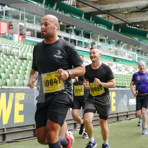 13.09.2026 - 21. swb-Marathon Bremen Michael Burmester http://msf.ph/oto/10451248 13.09.2026 10:31:22 Laufen im Stadion 10141, 10146, 10174, 10193, 10222, 10227, 10233, 10246, 10255, 10281, 10284, 10304, 10339, 10359, 10392, 10443, 10448, 10452, 10471, 10478, 10479, 10503, 10515, 10529, 10540, 10543, 10555, 10577, 10579, 10588, 10589, 10608, 10610, 10626, 10631, 10641, 10646, 10652, 10684, 10685, 10703, 10704, 10708, 10714, 10725, 10757, 10765, 10780, 10808, 10821, 10822, 10837, 10838, 10862, 10863, 10884, 10886, 10887, 10906, 10984, 11002, 11038, 11350, 11379 meine-sportfotos.de