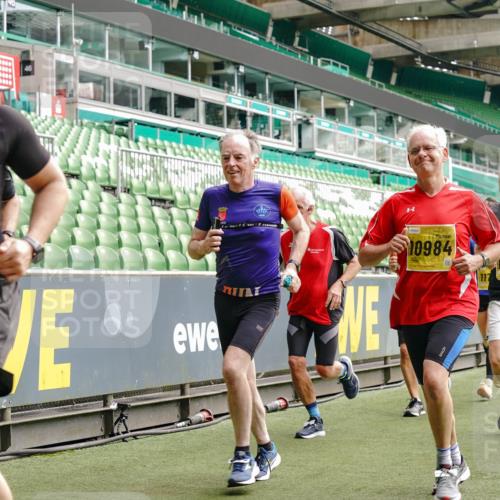 13.09.2026 - 21. swb-Marathon Bremen Michael Burmester http://msf.ph/oto/10451309 13.09.2026 10:31:23 Laufen im Stadion 10141, 10146, 10174, 10193, 10222, 10227, 10233, 10246, 10255, 10281, 10284, 10304, 10339, 10359, 10392, 10443, 10448, 10452, 10471, 10478, 10479, 10503, 10515, 10529, 10540, 10543, 10555, 10577, 10579, 10588, 10589, 10608, 10610, 10626, 10631, 10641, 10646, 10652, 10684, 10685, 10703, 10704, 10708, 10714, 10725, 10757, 10765, 10780, 10808, 10821, 10822, 10837, 10838, 10862, 10863, 10884, 10886, 10887, 10906, 10984, 11002, 11038, 11350, 11379 meine-sportfotos.de