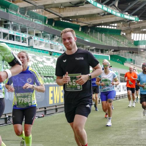 13.09.2026 - 21. swb-Marathon Bremen Michael Burmester http://msf.ph/oto/10451323 13.09.2026 13:09:40 Laufen im Stadion 164, 383, 391, 448, 532, 549, 563, 625, 813, 869, 884, 898, 1025, 1072, 1124, 1150, 1180, 1289, 1398, 1559, 1855, 1867, 1880, 1899, 2041, 2202, 2208, 2229, 2232, 2243, 2268, 2339, 2380, 2413, 2429, 2441, 2467, 2471, 2525, 2530, 2553, 2573, 2594, 2635, 2682, 2692, 2714, 2717, 2727, 2785, 2823, 2841, 2897, 2920, 2930, 2931, 2941, 3032, 3063, 3086, 3089, 3122, 3291, 3316, 3327, 3333, 3398, 3410, 3437, 3707, 3769, 109 meine-sportfotos.de