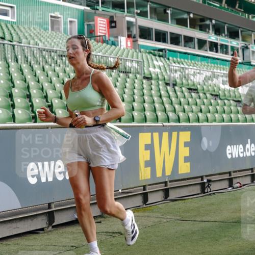13.09.2026 - 21. swb-Marathon Bremen Michael Burmester http://msf.ph/oto/10451345 13.09.2026 12:49:42 Laufen im Stadion 469, 524, 572, 663, 670, 779, 826, 899, 1349, 1513, 1517, 1605, 1723, 1748, 1925, 2052, 2130, 2287, 2288, 2291, 2347, 2360, 2605, 2750, 2844, 2909, 3043, 3110, 3127, 3197, 3276, 3330, 3625, 3647, 3973, 4033, 4082, 4247, 4384, 4732, 4743, 4852, 4898, 4990, 5111, 5314, 5377, 5383, 5424, 5517, 5570, 5585, 5594, 5620, 5636, 5648, 6267, 6652, 6668, 6692, 6842, 6901, 6906, 6951, 7064, 7109, 7115, 7121, 7636, 7876, 8877, 8973, 9035, 9429 meine-sportfotos.de
