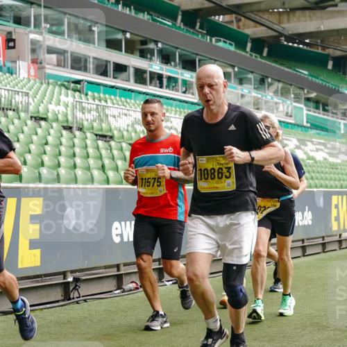 13.09.2026 - 21. swb-Marathon Bremen Michael Burmester http://msf.ph/oto/10451374 13.09.2026 10:31:25 Laufen im Stadion 10141, 10146, 10174, 10193, 10222, 10227, 10233, 10246, 10255, 10281, 10284, 10304, 10339, 10359, 10392, 10443, 10448, 10452, 10471, 10478, 10479, 10503, 10515, 10529, 10540, 10543, 10555, 10577, 10579, 10588, 10589, 10608, 10610, 10626, 10631, 10641, 10646, 10652, 10684, 10685, 10703, 10704, 10708, 10714, 10725, 10757, 10765, 10780, 10808, 10821, 10822, 10837, 10838, 10862, 10863, 10884, 10886, 10887, 10906, 10984, 11002, 11038, 11350, 11379 meine-sportfotos.de