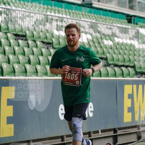 13.09.2026 - 21. swb-Marathon Bremen Michael Burmester http://msf.ph/oto/10451414 13.09.2026 12:49:47 Laufen im Stadion 469, 524, 572, 663, 670, 779, 826, 899, 1349, 1513, 1517, 1605, 1723, 1748, 1998, 2052, 2130, 2287, 2288, 2291, 2347, 2360, 2605, 2750, 2909, 3043, 3110, 3197, 3276, 3330, 3625, 3647, 3973, 4033, 4082, 4247, 4384, 4732, 4743, 4852, 4898, 4990, 5111, 5314, 5377, 5383, 5424, 5517, 5570, 5585, 5594, 5620, 5636, 5648, 6267, 6652, 6668, 6692, 6842, 6901, 6906, 6951, 7064, 7109, 7115, 7121, 7636, 7876, 8877, 9035, 9429 meine-sportfotos.de