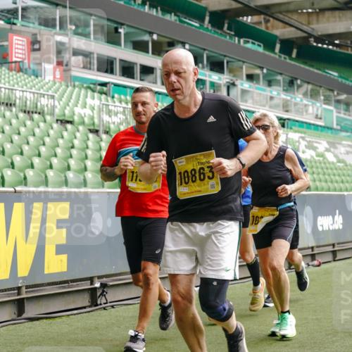 13.09.2026 - 21. swb-Marathon Bremen Michael Burmester http://msf.ph/oto/10451416 13.09.2026 10:31:25 Laufen im Stadion 10141, 10146, 10174, 10193, 10222, 10227, 10233, 10246, 10255, 10281, 10284, 10304, 10339, 10359, 10392, 10443, 10448, 10452, 10471, 10478, 10479, 10503, 10515, 10529, 10540, 10543, 10555, 10577, 10579, 10588, 10589, 10608, 10610, 10626, 10631, 10641, 10646, 10652, 10684, 10685, 10703, 10704, 10708, 10714, 10725, 10757, 10765, 10780, 10808, 10821, 10822, 10837, 10838, 10862, 10863, 10884, 10886, 10887, 10906, 10984, 11002, 11038, 11350, 11379 meine-sportfotos.de
