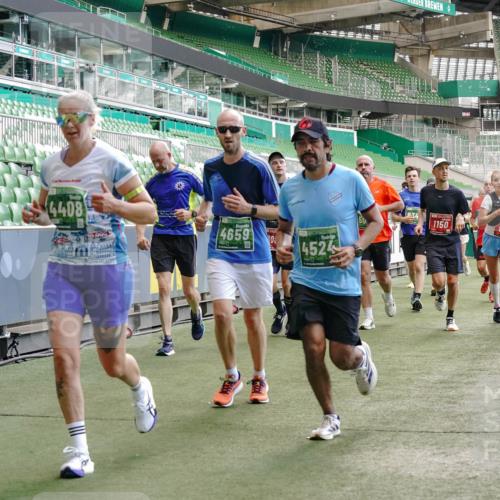 13.09.2026 - 21. swb-Marathon Bremen Michael Burmester http://msf.ph/oto/10451426 13.09.2026 13:09:42 Laufen im Stadion 164, 383, 391, 448, 532, 549, 563, 625, 813, 869, 898, 1025, 1072, 1124, 1150, 1180, 1289, 1398, 1559, 1855, 1867, 1880, 1894, 1899, 2041, 2202, 2208, 2229, 2232, 2243, 2268, 2284, 2339, 2380, 2413, 2429, 2441, 2467, 2471, 2525, 2530, 2553, 2573, 2594, 2635, 2682, 2692, 2714, 2717, 2727, 2785, 2823, 2841, 2897, 2920, 2930, 2931, 2932, 2941, 3032, 3063, 3086, 3089, 3122, 3291, 3316, 3327, 3333, 3398, 3410, 3437, 3707, 3769, 109 meine-sportfotos.de
