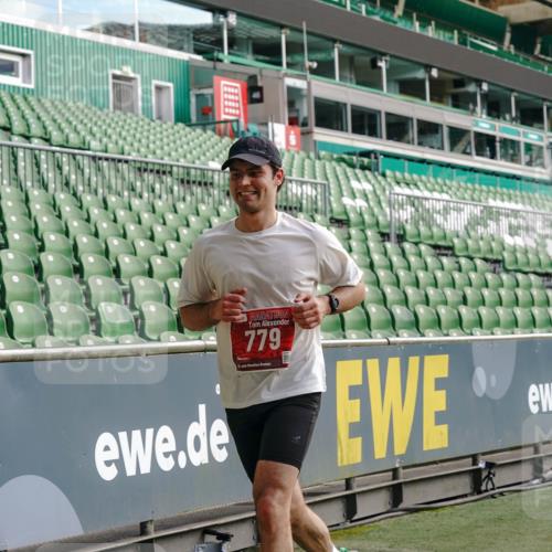 13.09.2026 - 21. swb-Marathon Bremen Michael Burmester http://msf.ph/oto/10451564 13.09.2026 12:50:07 Laufen im Stadion 335, 469, 524, 572, 663, 670, 779, 899, 1510, 1513, 1517, 1605, 1613, 1723, 1748, 1970, 1998, 2052, 2130, 2287, 2288, 2291, 2295, 2347, 2360, 2442, 2444, 2750, 2909, 3043, 3197, 3276, 3330, 3484, 3625, 3647, 3808, 3973, 4023, 4033, 4082, 4247, 4368, 4384, 4559, 4732, 4743, 4852, 4888, 4898, 4990, 5066, 5111, 5155, 5314, 5377, 5383, 5424, 5517, 5532, 5570, 5585, 5594, 5620, 5627, 5636, 5648, 6267, 6471, 6652, 6668, 6692, 6842, 6901, 6906, 7109, 7115, 7121, 7876, 9035 meine-sportfotos.de