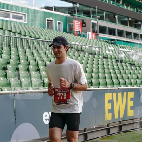 13.09.2026 - 21. swb-Marathon Bremen Michael Burmester http://msf.ph/oto/10451581 13.09.2026 12:50:07 Laufen im Stadion 335, 469, 524, 572, 663, 670, 779, 899, 1510, 1513, 1517, 1605, 1613, 1723, 1748, 1970, 1998, 2052, 2130, 2287, 2288, 2291, 2295, 2347, 2360, 2442, 2444, 2750, 2909, 3043, 3197, 3276, 3330, 3484, 3625, 3647, 3808, 3973, 4023, 4033, 4082, 4247, 4368, 4384, 4559, 4732, 4743, 4852, 4888, 4898, 4990, 5066, 5111, 5155, 5314, 5377, 5383, 5424, 5517, 5532, 5570, 5585, 5594, 5620, 5627, 5636, 5648, 6267, 6471, 6652, 6668, 6692, 6842, 6901, 6906, 7109, 7115, 7121, 7876, 9035 meine-sportfotos.de