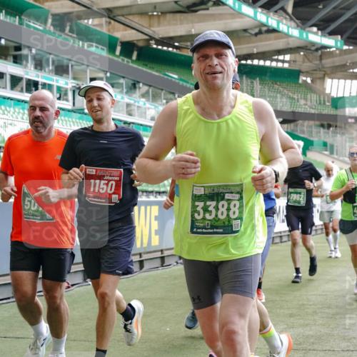 13.09.2026 - 21. swb-Marathon Bremen Michael Burmester http://msf.ph/oto/10451613 13.09.2026 13:09:45 Laufen im Stadion 164, 383, 391, 448, 532, 549, 563, 625, 813, 869, 898, 1025, 1072, 1124, 1150, 1180, 1289, 1398, 1559, 1855, 1867, 1880, 1894, 1899, 2041, 2202, 2208, 2229, 2232, 2243, 2268, 2284, 2339, 2342, 2380, 2413, 2429, 2441, 2467, 2471, 2525, 2530, 2553, 2573, 2594, 2682, 2692, 2714, 2717, 2727, 2785, 2823, 2841, 2897, 2920, 2930, 2931, 2932, 2941, 3032, 3063, 3086, 3089, 3122, 3291, 3316, 3327, 3333, 3370, 3398, 3410, 3437, 3707, 3769, 109 meine-sportfotos.de